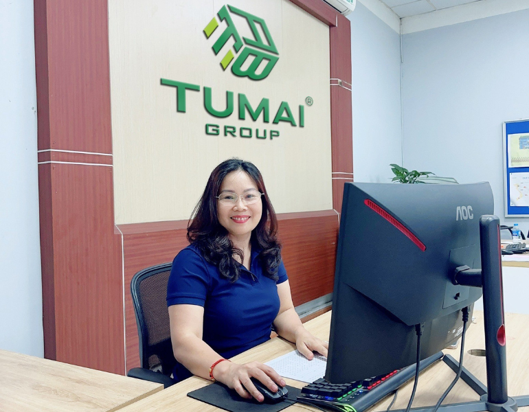 Bà Hoàng Thị Thúy Giang (Mrs.Emma) - Tổng giám đốc Tu Mai Logistics